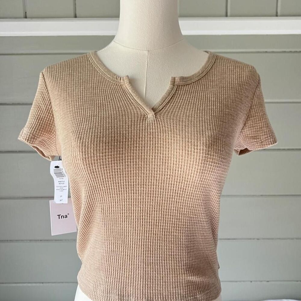 Aritzia Women's Tan and Pink Crop-top